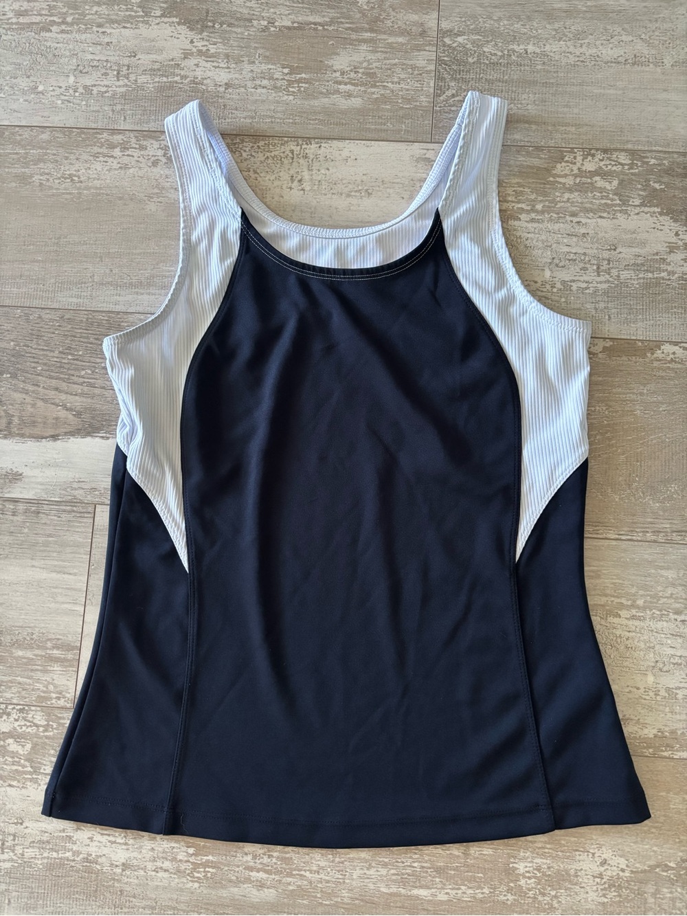 Black and White Athletic Tank Top - Women's Performance Scoop